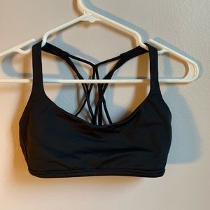 Lululemon Free To Be bra size 6